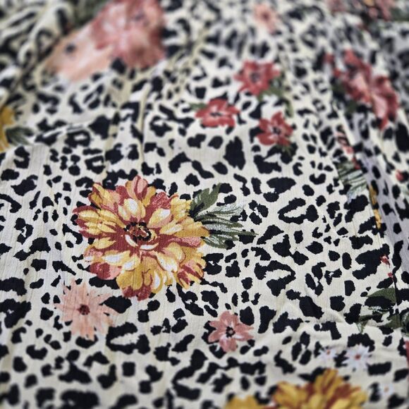 Torrid Babydoll Smocked Top Leopard Floral Size  1 - Picture 11 of 16
